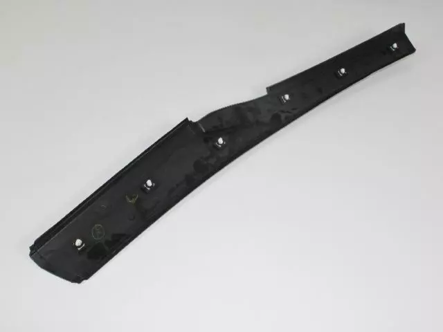 D Pillar Applique, Right - Mopar (YQ82RXFAG)