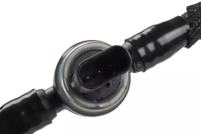 85548780 - : Line for Cadillac: Escalade ESV | Chevrolet: Suburban | GMC: Yukon XL Image