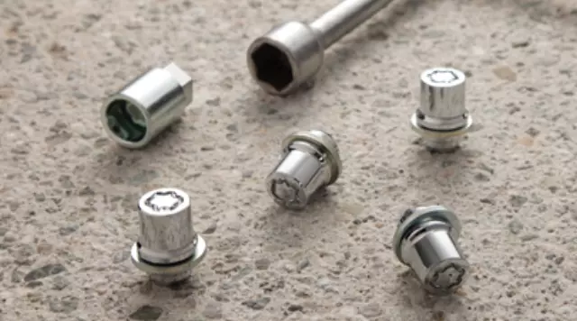 Alloy Wheel Locks - Clear Chrome - 5 Pieces - Lexus (00276-00900)