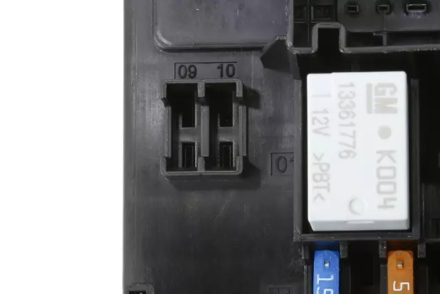Rear Body Fuse Block - GM (13379016)