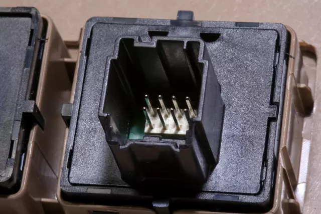 Lower Quarter Trim - GM (84154569)