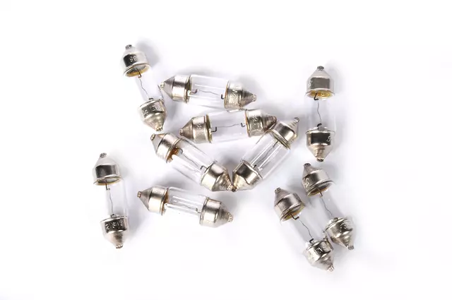 94855308 - Body: Dome Lamp Bulb for Chevrolet: Prizm | Pontiac: Vibe Image image