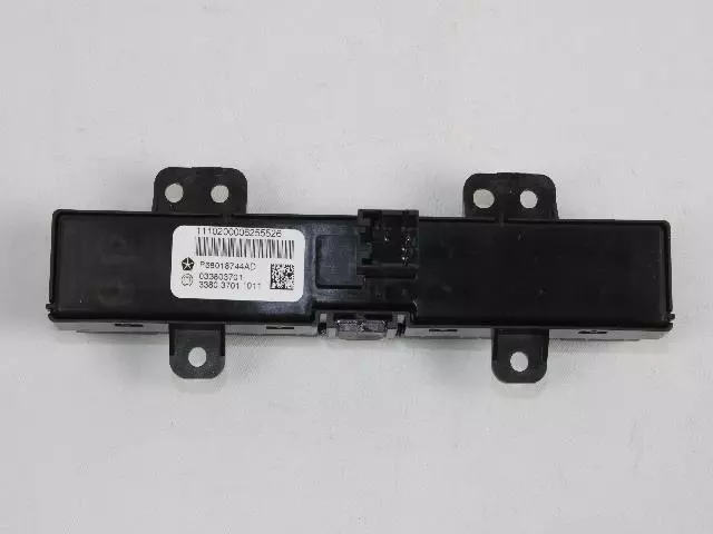 3 Gang Switch - Mopar (68018744AD)