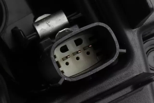 Passenger Side Daytime Running Lamp - GM (84525422)