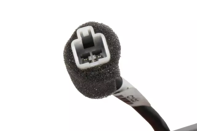 Primed Rear Center Closure Applique - GM (96955077)