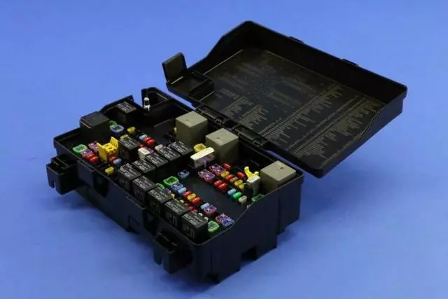 Intelligent Power Power Distribution Center - Mopar (68322377AD)