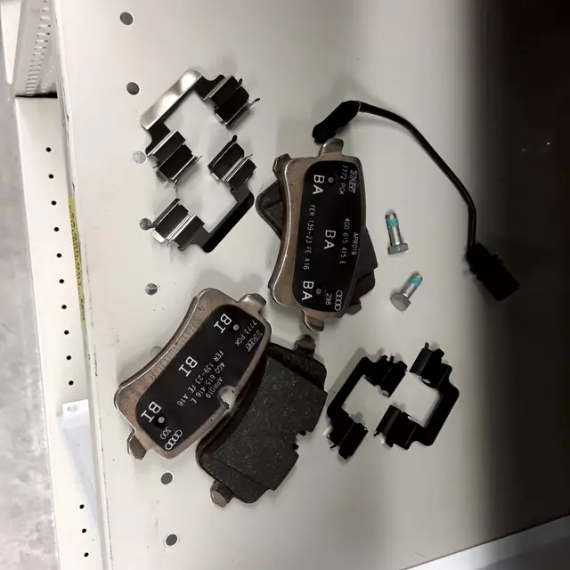 4G0698451J - Brakes: Brake Pads for Audi: A6, A6 Quattro, A7 Quattro, RS5, RS7, S6, S7 Image