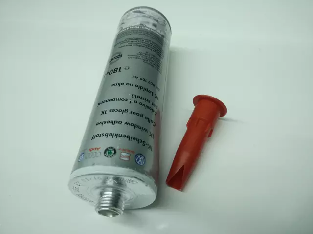 D169300M1 - : Vent Glass Adhesive Kit for Audi: e-tron GT, Q4 e-tron, Q4 e-tron Sportback, Q6 e-tron, Q7, SQ6 e-tron, SQ7 Image