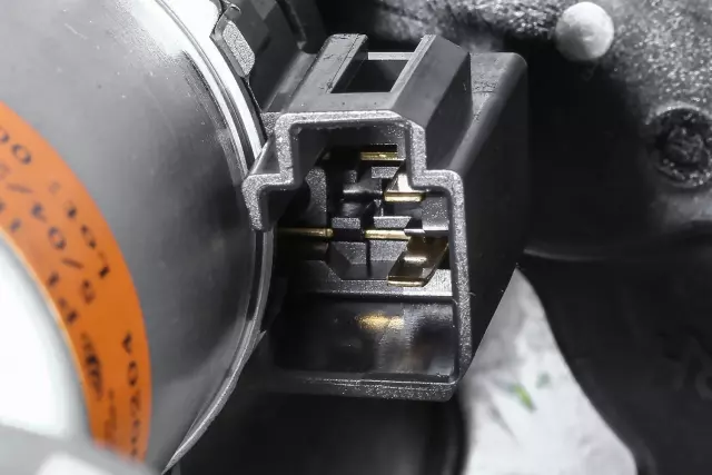 Passenger Side Front Seat Adjuster Track - GM (84008606)