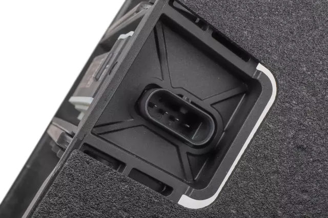 Front Bumper Shutter - GM (85160740)