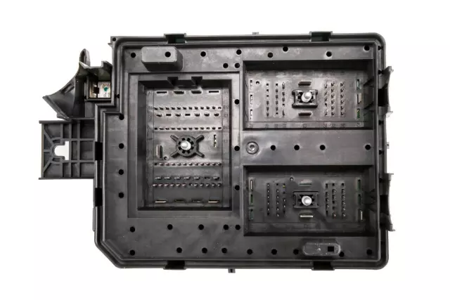 Engine Wiring Harness Junction Block - GM (94520906)