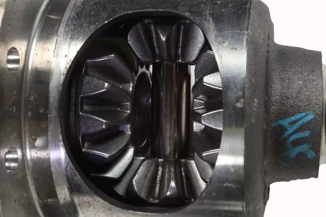 22943116 - : Differential for Chevrolet: Express 2500, Express 3500, Silverado 1500 | GMC: Savana 2500, Savana 3500, Sierra 1500 Image