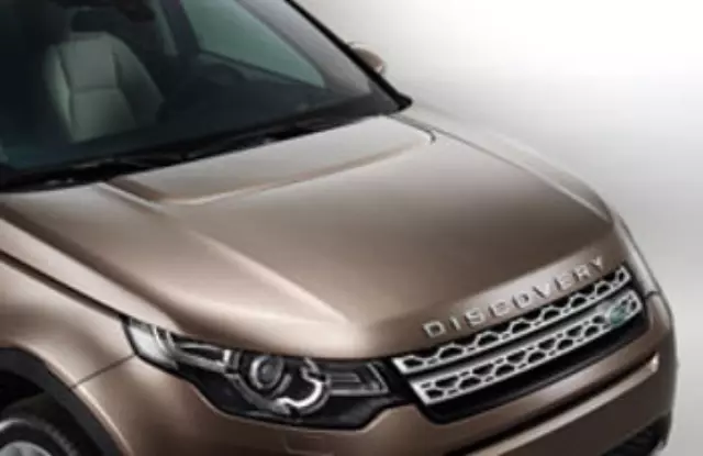 LR135791 - : Bonnet Styling Cover - Paintable for Land-Rover Image