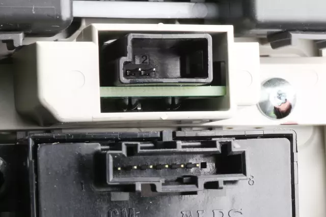 Part# 84011346 Very Light Platinum Roof Console - GM (84011346)