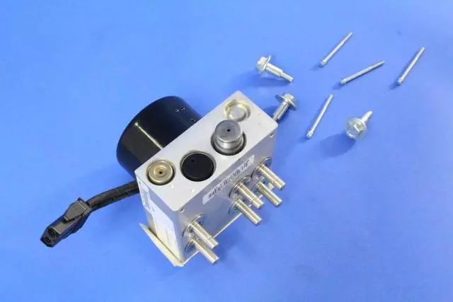 Anti-lock Brake System Hydraulic Control Unit - Mopar (5093035AA)