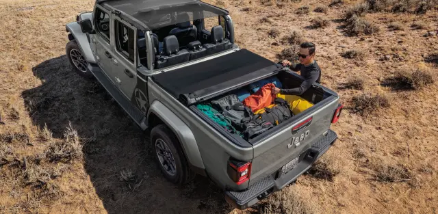 Tonneau Cover (82216373AB)