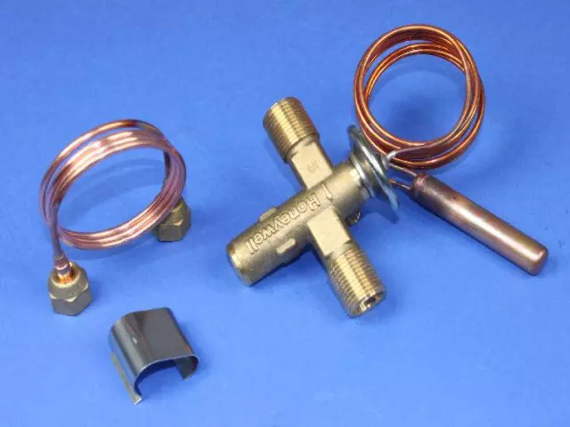 A/c Expansion Valve - Mopar (5138899AA)