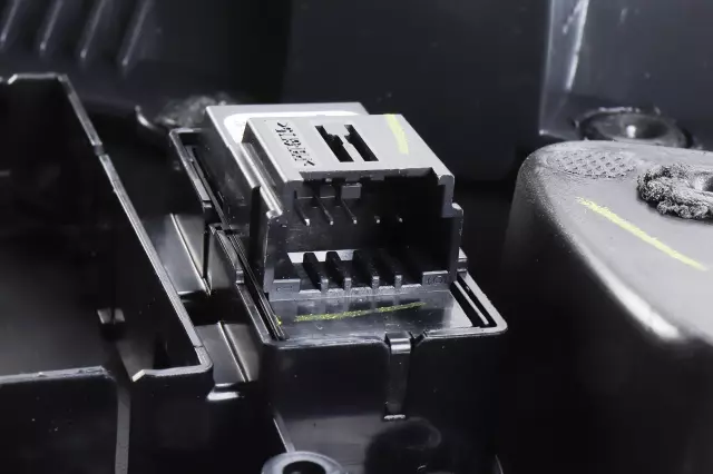 Black Front Driver Side Door Trim - GM (84355774)