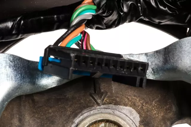 22947811 - Steering: Steering Wheel for Chevrolet: Silverado 1500, Silverado 2500 HD, Silverado 3500 HD, Suburban 2500 | GMC: Sierra 1500, Sierra 2500 HD, Sierra 3500 HD, Yukon, Yukon XL 1500, Yukon XL 2500 Image