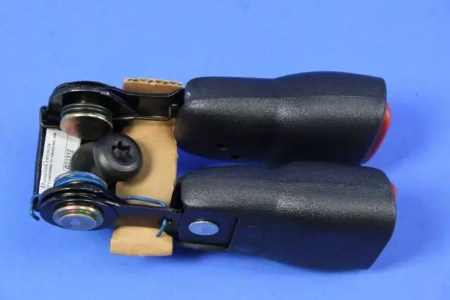 5GY081DVAE - : Rear Inner Seat Belt for Mopar Image