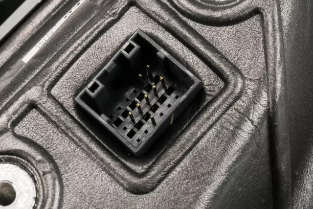 Driver Side Door Mirror - GM (84498306)