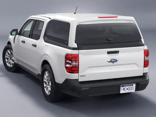 VNZ6Z99501A42AS - Exterior: Space White Snug Top Sport Bed Cap For 4.5 for Ford: Maverick Image