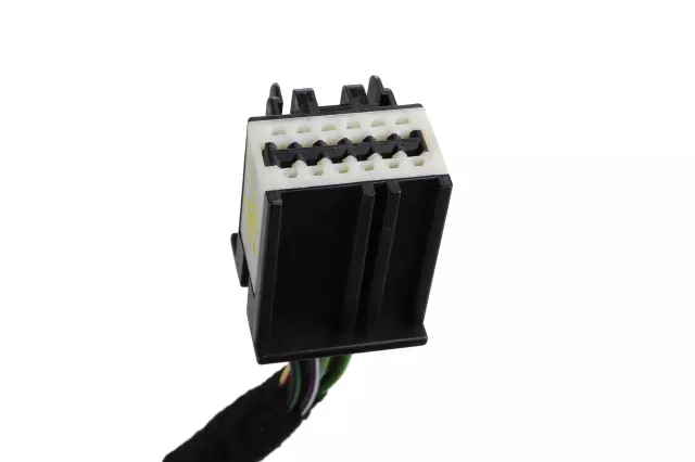 84357983 - Body: Harness for Chevrolet: Silverado 1500, Silverado 2500 HD, Silverado 3500 HD | GMC: Sierra 1500, Sierra 2500 HD, Sierra 3500 HD Image