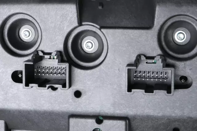 86818244 - Body: Console Assembly for Chevrolet: Silverado 1500, Silverado 1500 LTD, Silverado 2500 HD, Silverado 3500 HD | GMC: Sierra 1500, Sierra 1500 Limited, Sierra 2500 HD, Sierra 3500 HD Image