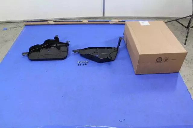 Fuel Tank Skid Plate Kit - Mopar (82214106)