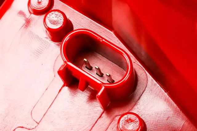 Part# 22774014 Red Driver Side Tail Lamp Assembly - GM (22774014)