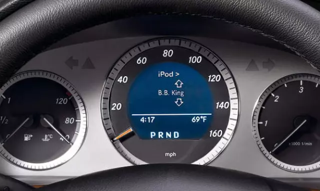 67824503 - Audio/Video: Ipod Integration Kit - With Sound System for Mercedes-Benz Image