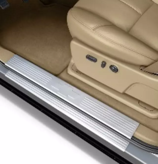 Door Sill Plates - GM (17802521)