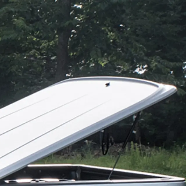 19352992 - Exterior: One-Piece Hard Tonneau Cover, Silverado 1500 for GM Image