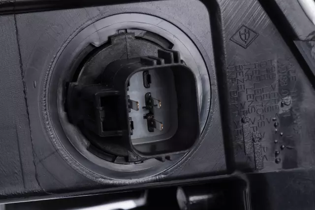 Composite Headlamp - GM (25942067)