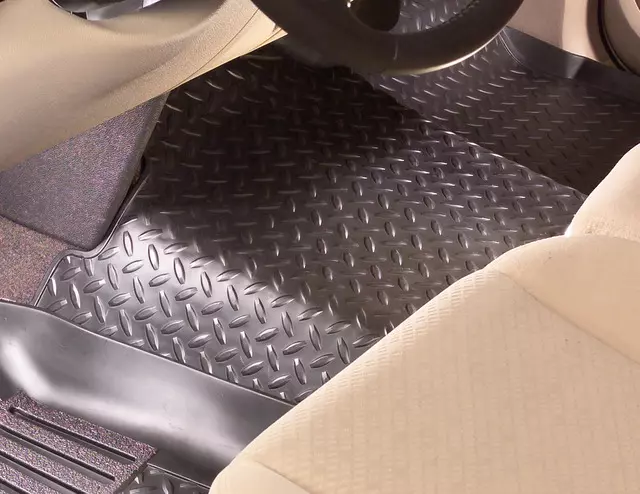 Classic Style - Center Hump Floor Liner - Husky Liners (82241)
