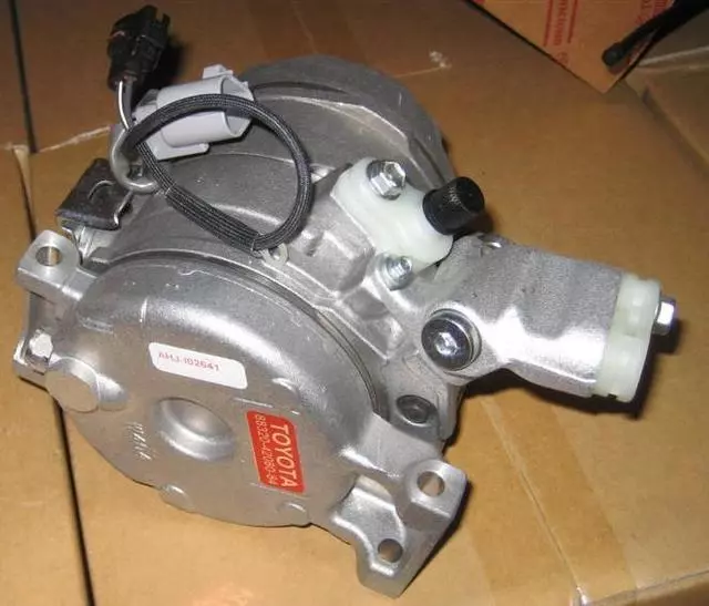 Compressor Assembly - Toyota (88320-42080-84)