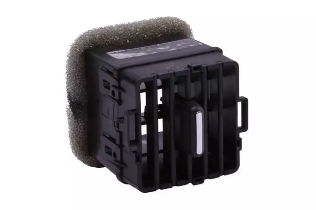 15134827 - Body: Air Deflector for Cadillac: Escalade EXT | Chevrolet: Avalanche Image