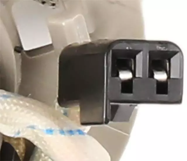 Light Platinum Driver Side Sun Visor - GM (23151047)