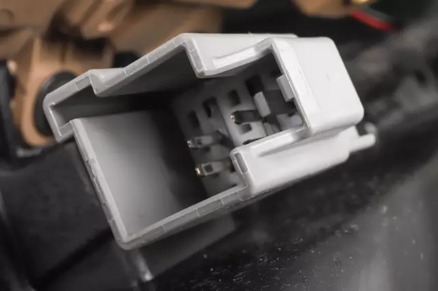 84352007 - Body: Door Trim Panel for Cadillac: Escalade Image