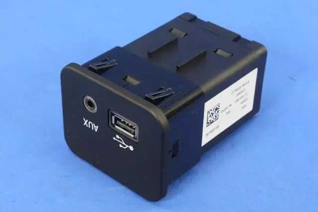 Hub Reflector - Mopar (68166001AC)