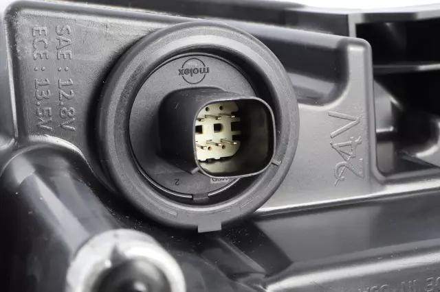 Headlamp (Replaces Part Numbers 84573719 and 84721417) - GM (84887857)