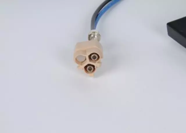 Digital Radio, Mobile Telephone, and Vehicle Location Antenna - GM (20850446)