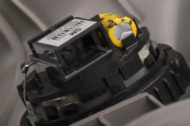 Titanium Driver Side Windshield Garnish Molding - GM (42740762)