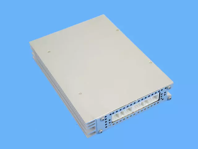 5064353AR - Electrical: Amplifier for Chrysler: 200, 300, Sebring | Dodge: Avenger, Caliber, Challenger, Charger, Magnum | Jeep: Commander, Compass, Grand Cherokee, Patriot Image