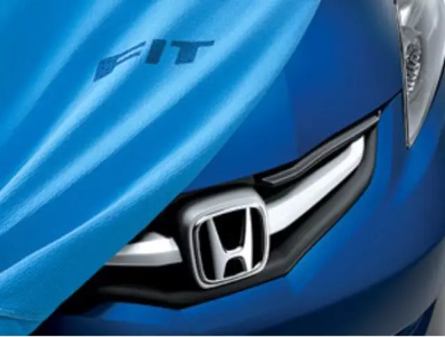 8P34SLN100 - Exterior: Vehicle Cover for Honda: Fit Image