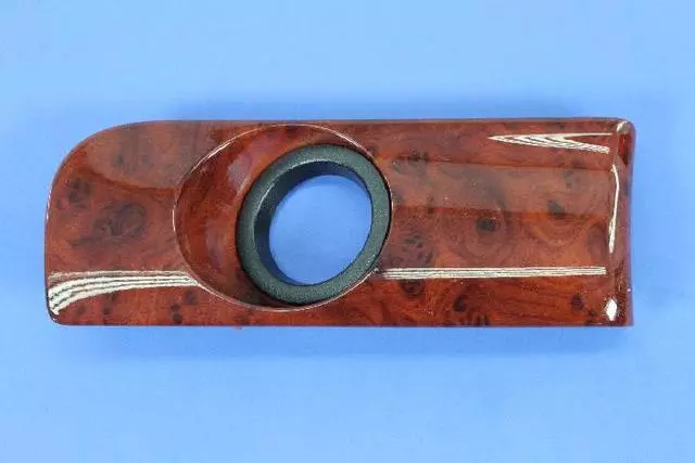 1RB74AAAAC - Body: Center Molding for Chrysler: Town &amp; Country | Dodge: Grand Caravan | Ram: C/V Image