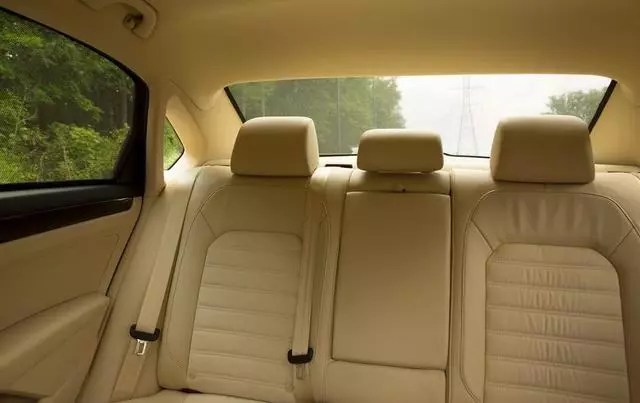 Magnetic Pop-In Sunshade - Passat - Black - Volkswagen (561-064-365)