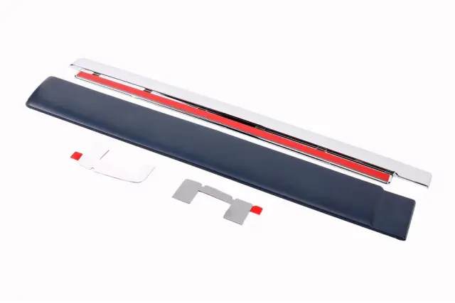 15950368 - Body: Door Molding for GM Image