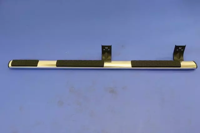 Right Side Step - Mopar (68078900AD)