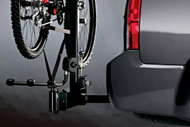 Swing-Away Hitch-Mounted Bike Carrier - Nissan (999R5-AU000)